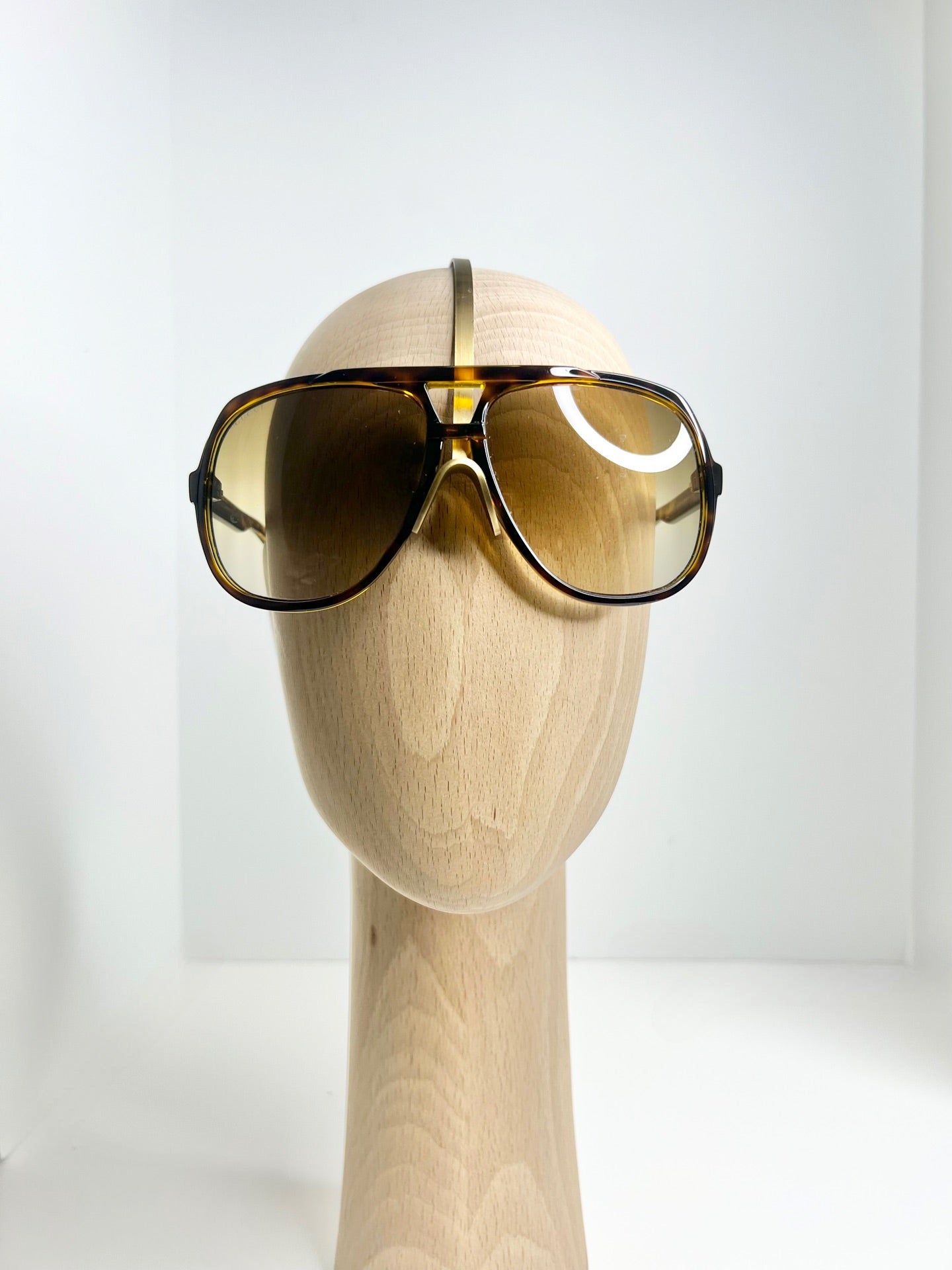 Gucci 1622 Tortoise Brown Aviator Frame Sunglasses