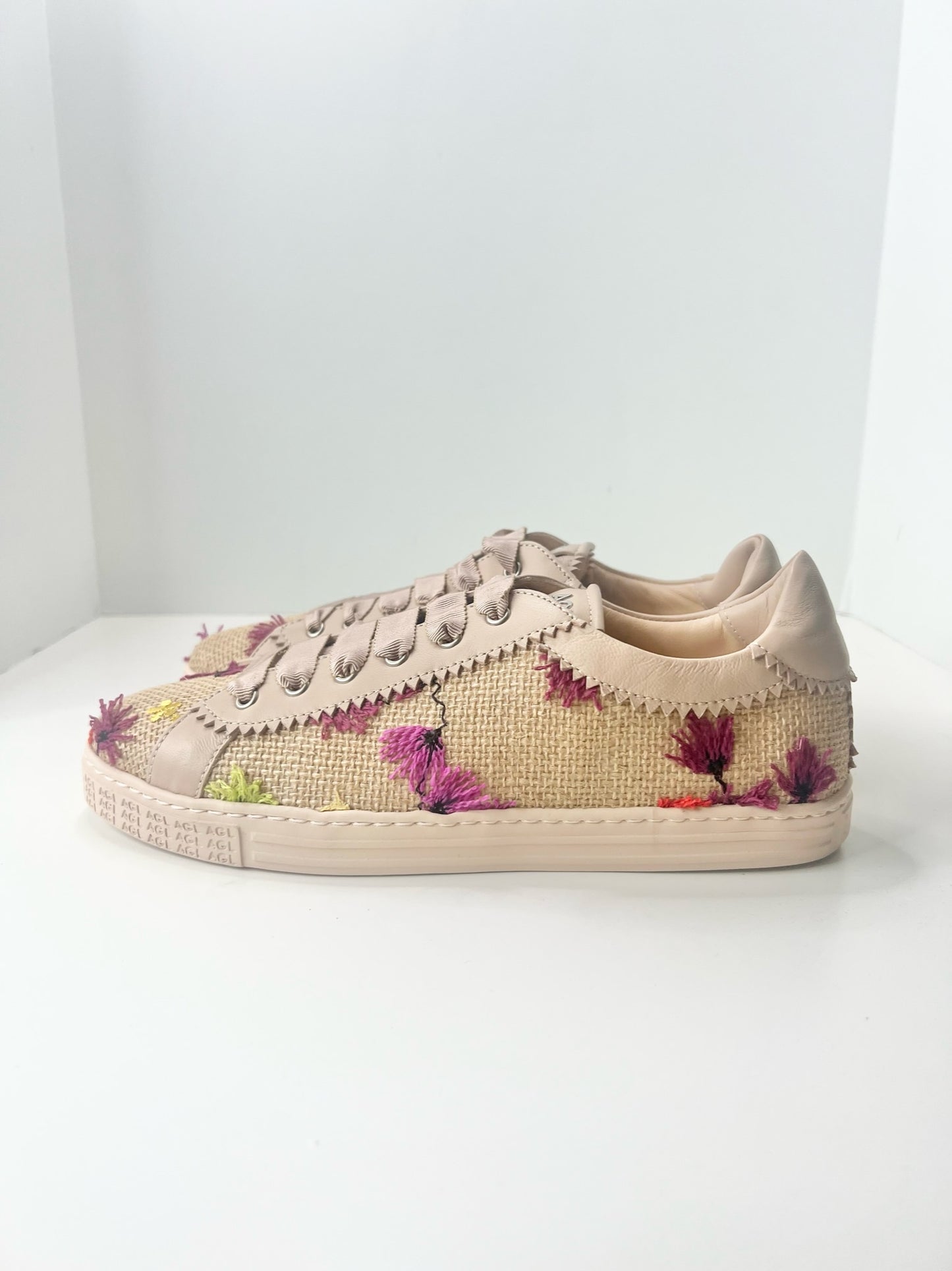 NWT! AGL Groovy Sade Yutte Sneaker, Size 38