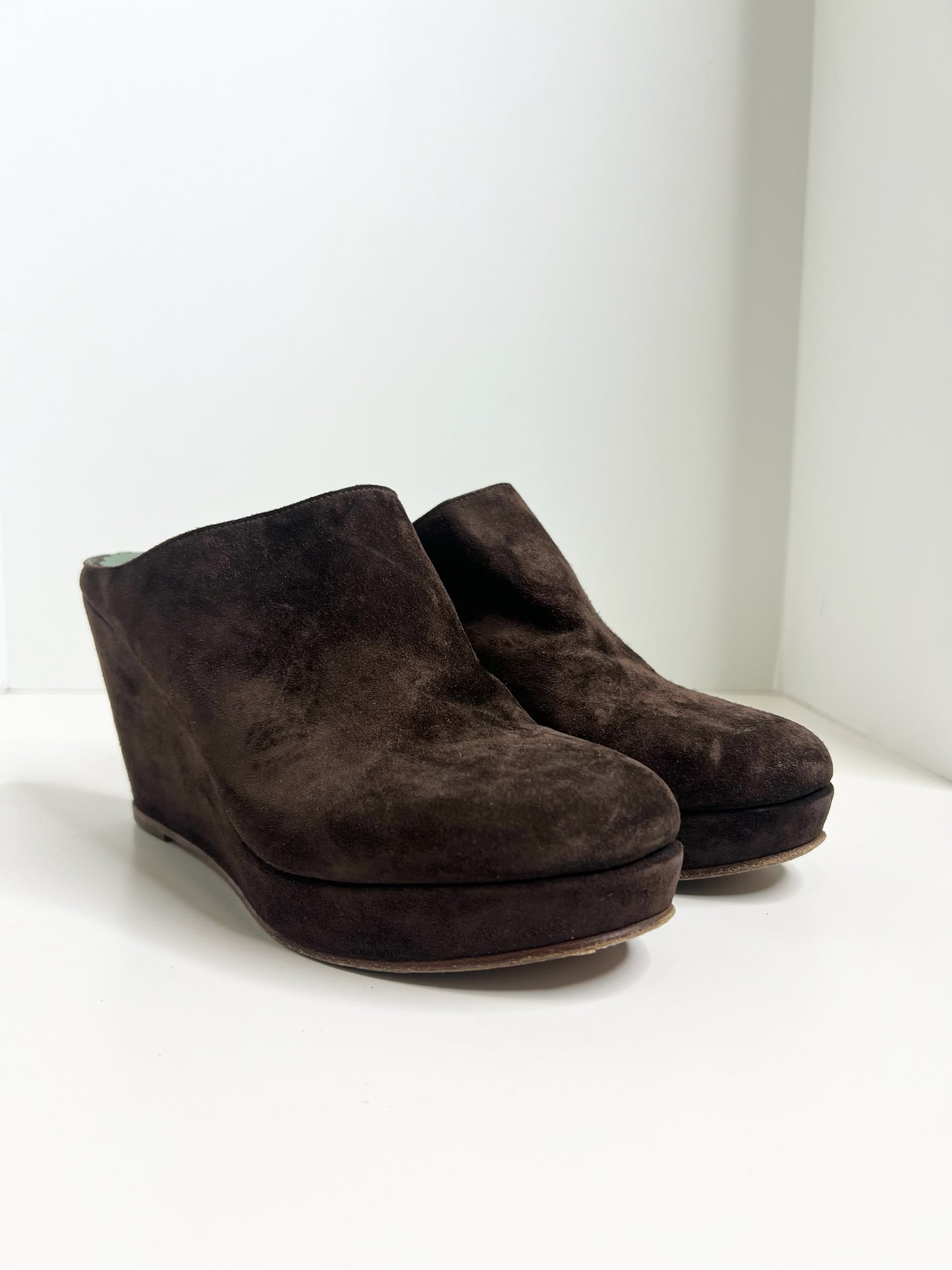 Henry Cuir Suede Wedge Mule, Size 38.5