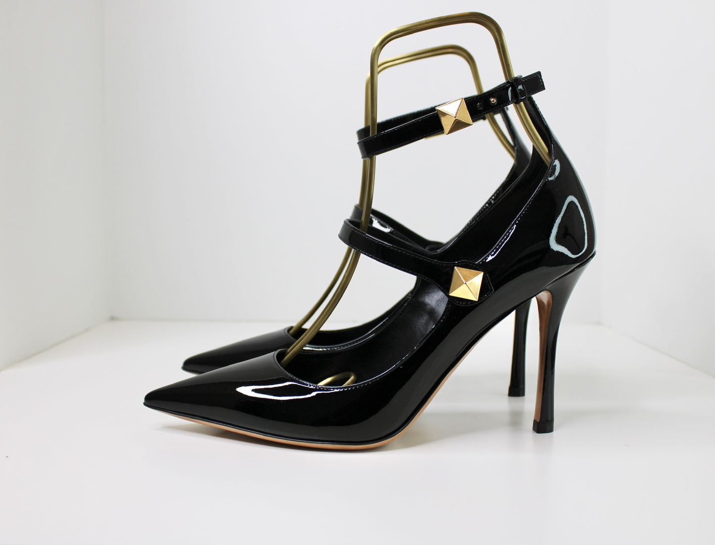 Valentino Garavani Tiptoe Patent Leather Pumps, Size 39.5