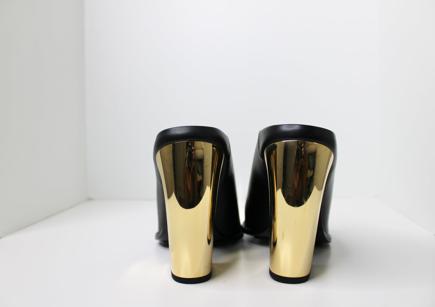 Bottega Veneta Black Tex Pointed-Toe Mules, Size 40