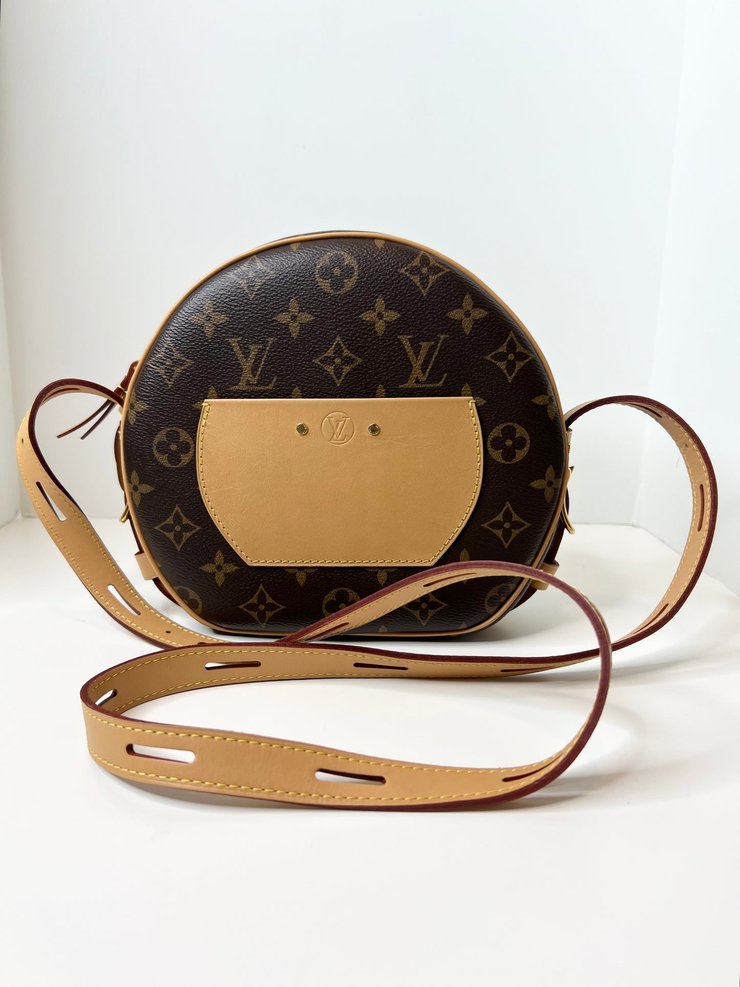 Louis Vuttion Monogram Boite Chapeau Souple MM