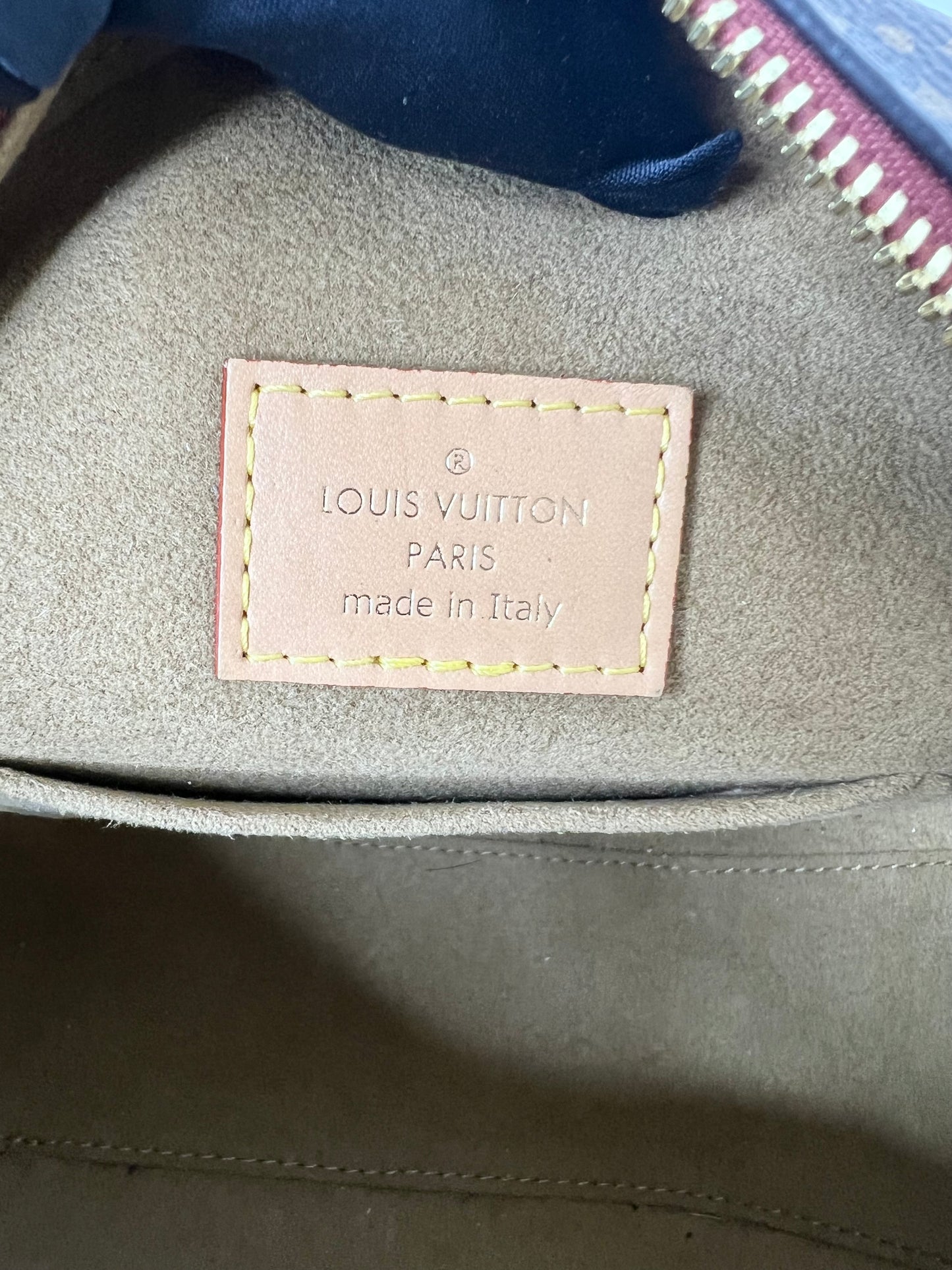 Louis Vuttion Monogram Boite Chapeau Souple MM