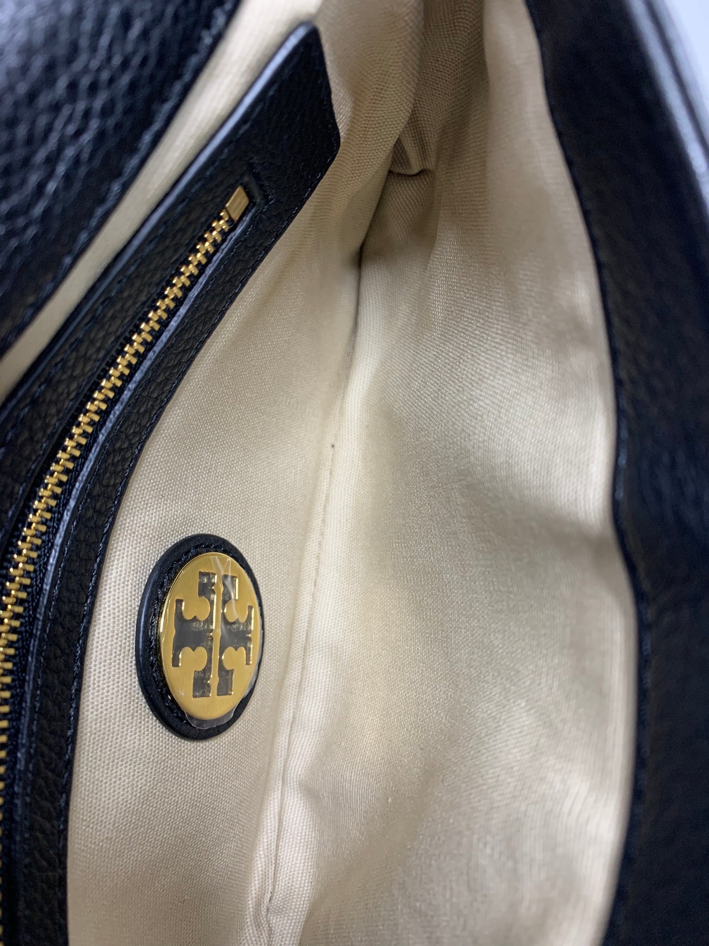 Tory Burch Amanda Logo Clutch