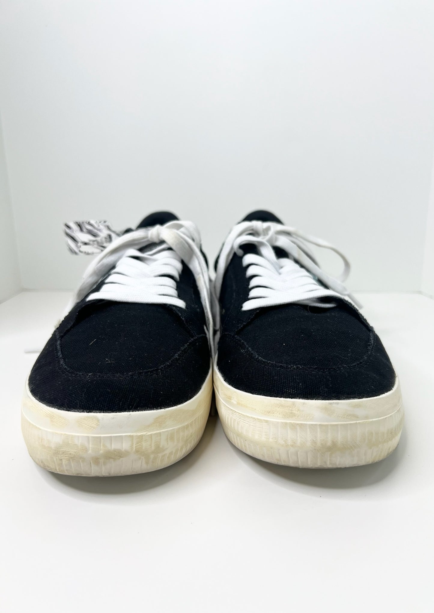 Off-White Low Vulcanized Black Canvas Sneakers, Size 45