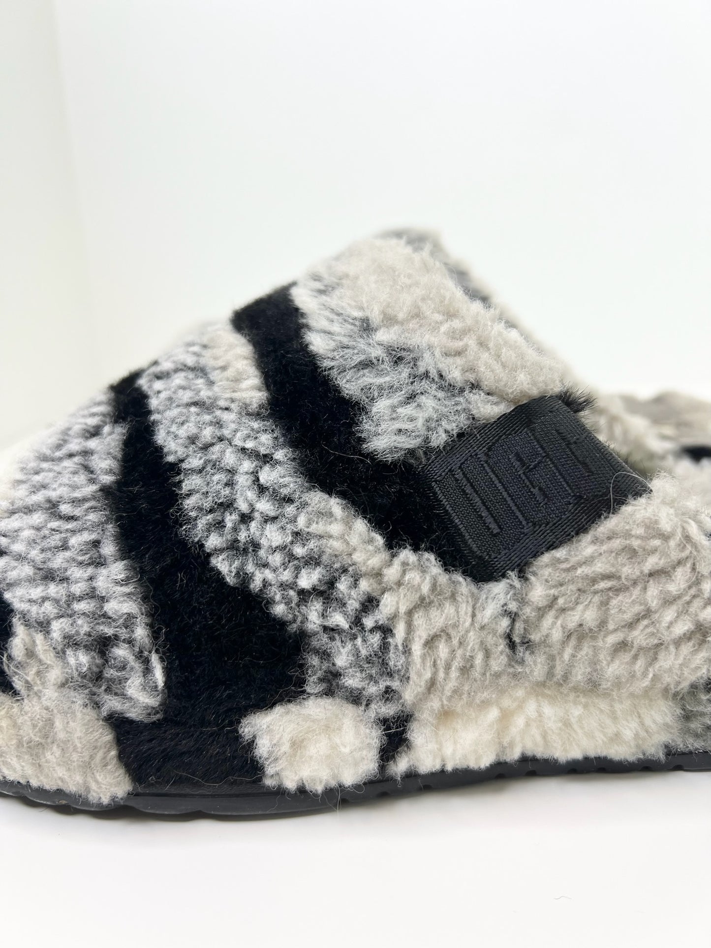 UGG Fluff You Cali Collage Men Gray Slipper, Size 12