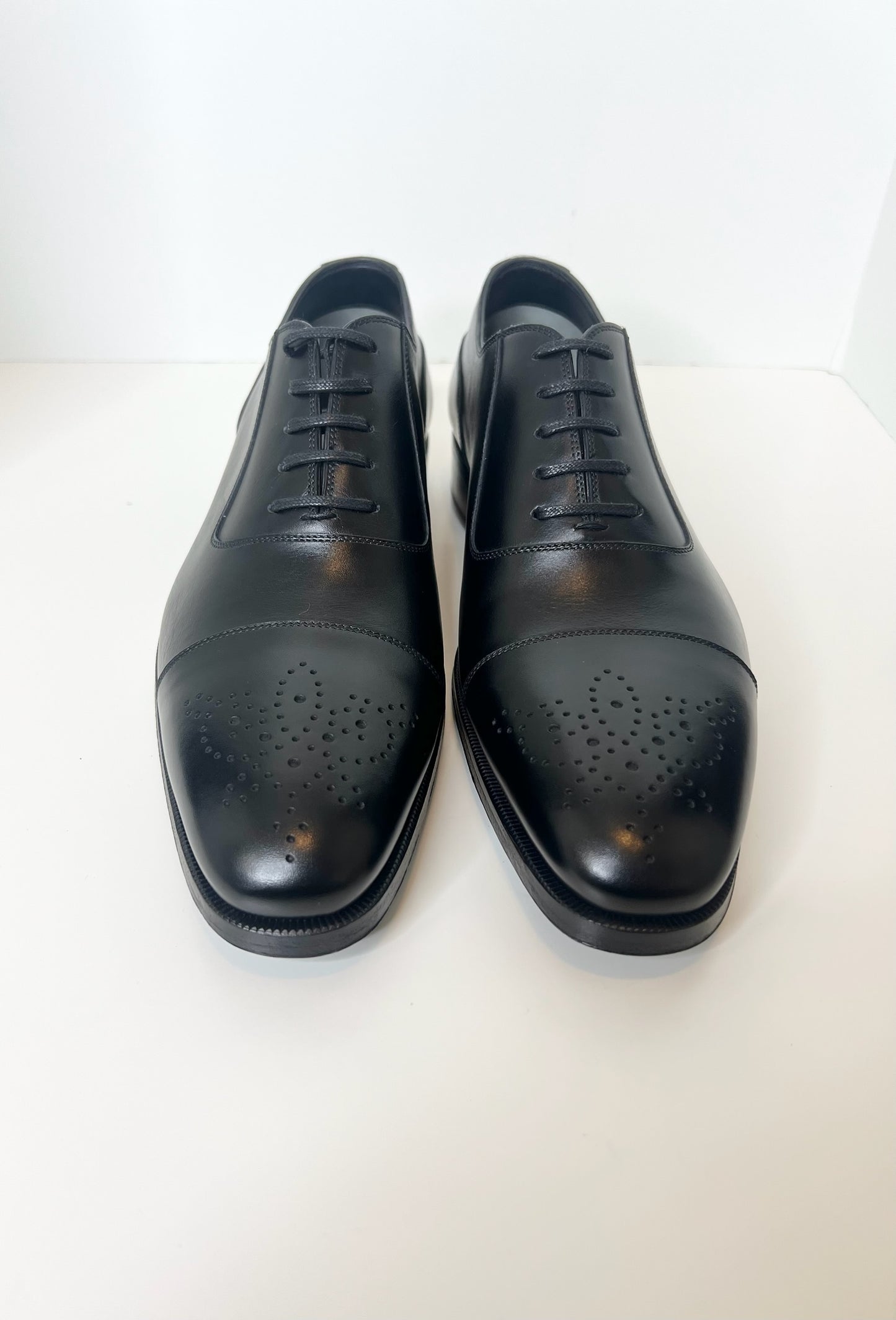 NWT! Tom Ford Men's Black Leather Cap Toe Oxfords, Size 9