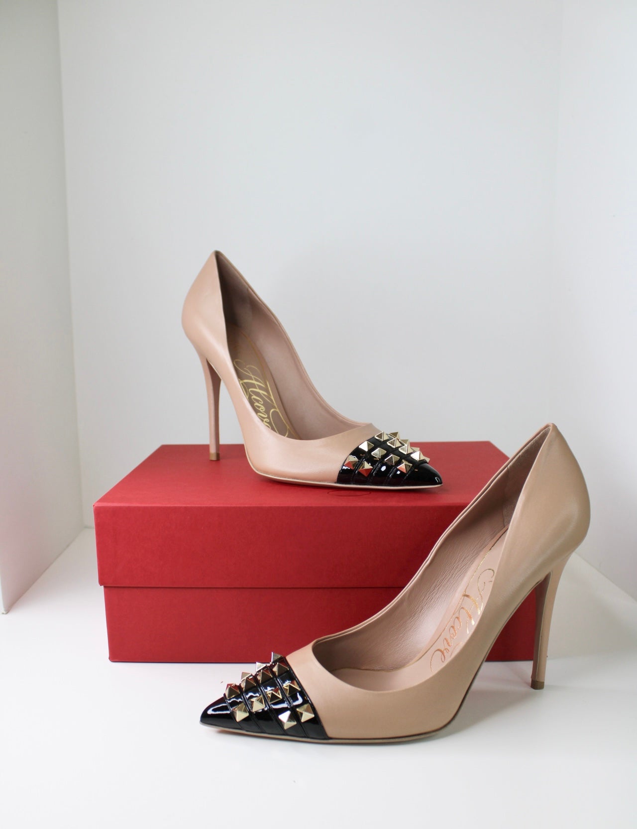 Valentino Garavani Rockstud Kidskin And Patent Leather Pump 110mm, Size 38.5