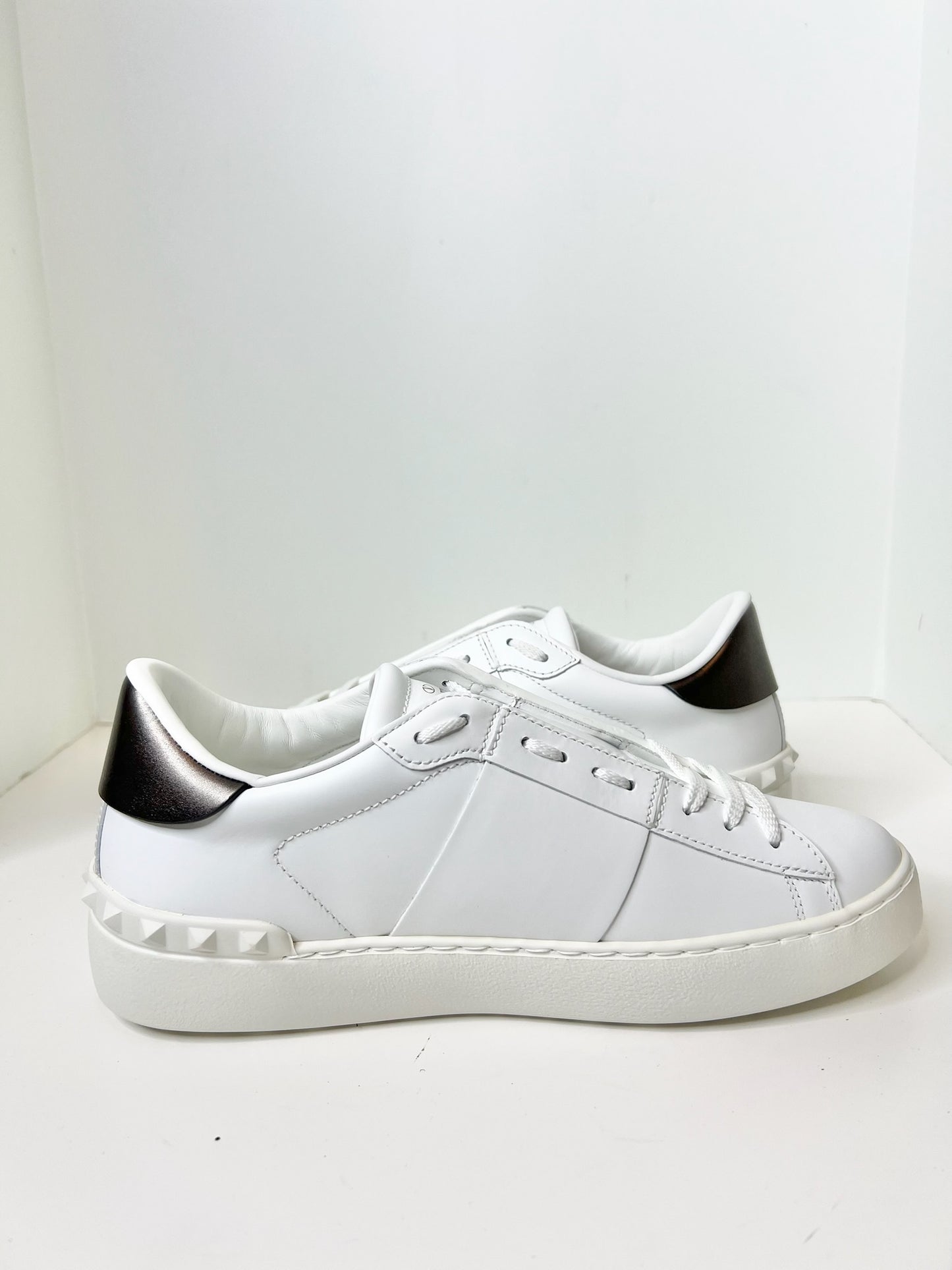 NWT! Valentino Women's Logo Print White Sneaker, Size 39.5