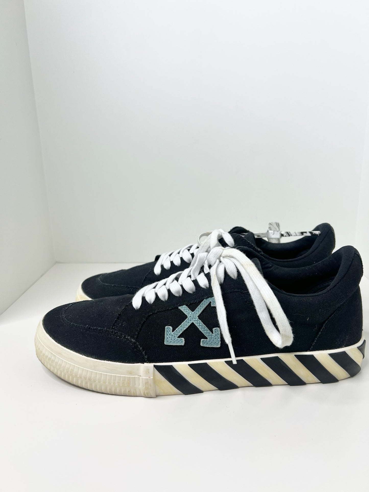 Off-White Low Vulcanized Black Canvas Sneakers, Size 45