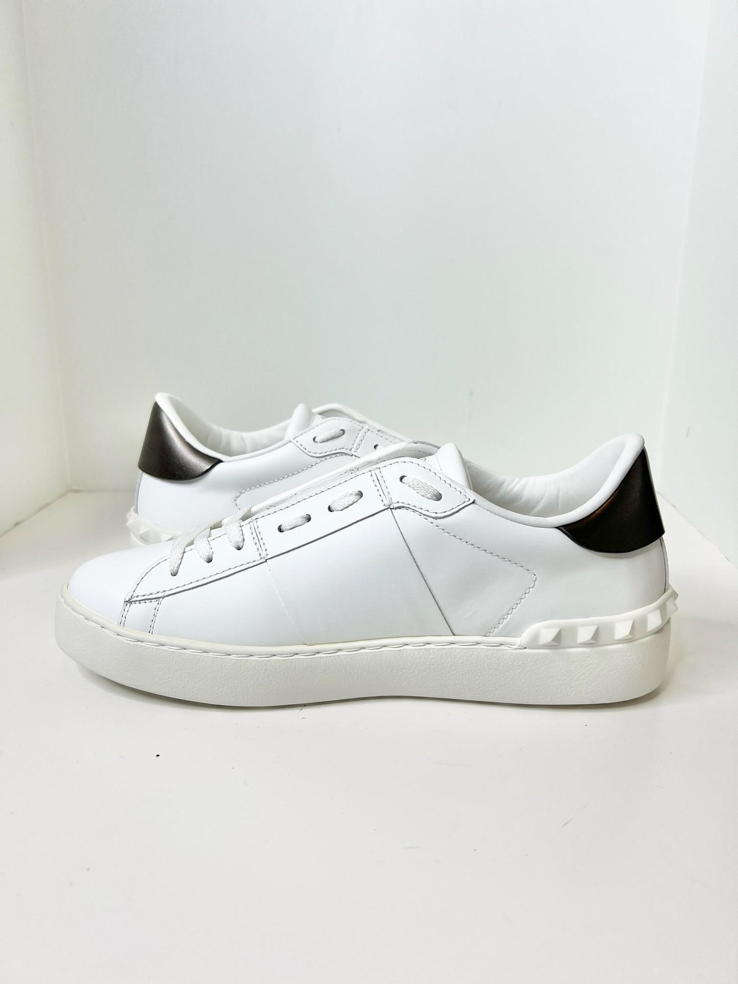 NWT! Valentino Women's Logo Print White Sneaker, Size 39.5