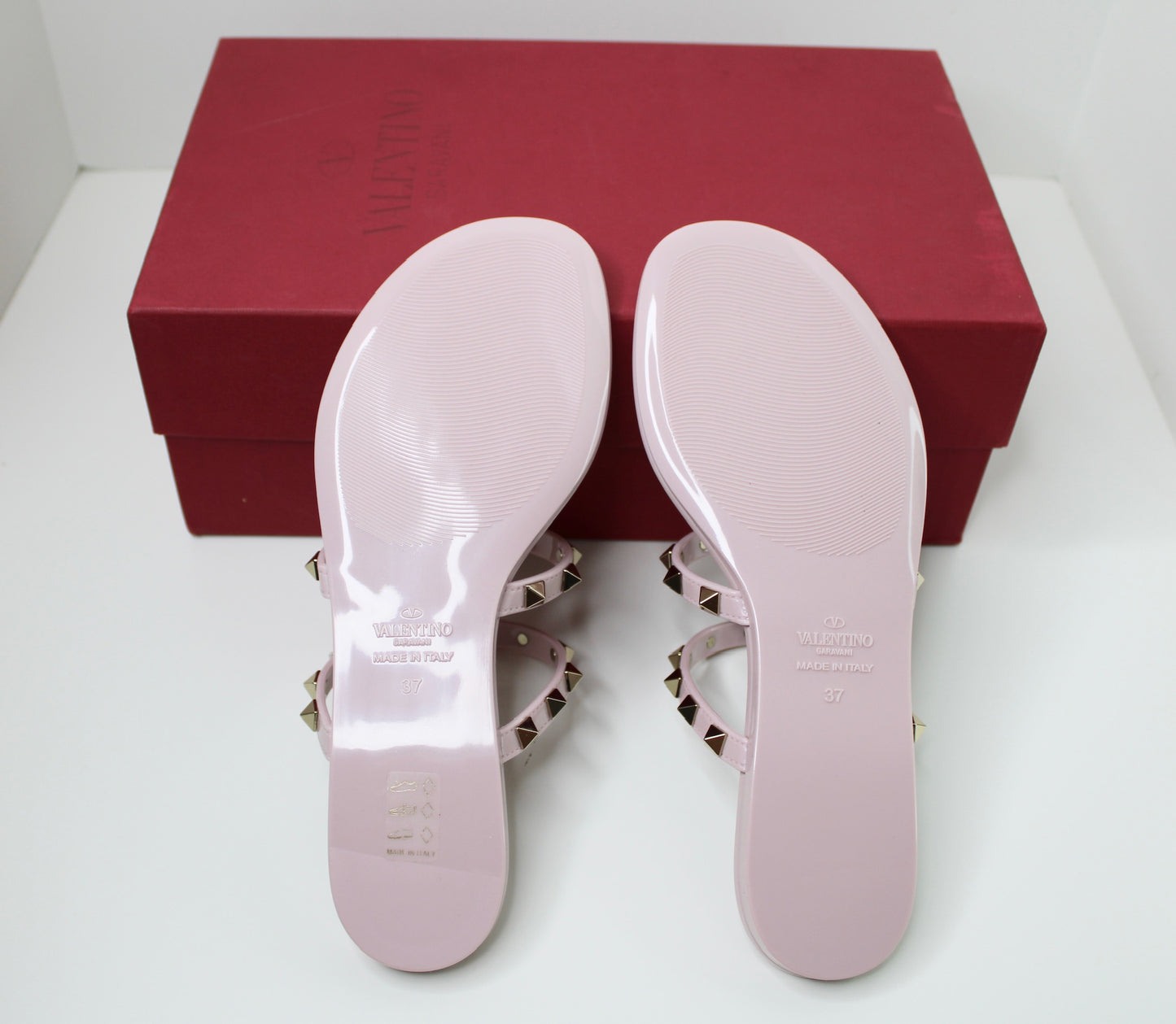 Valentino Garavani Rockstud Flat Rubber Sandal, Size 37