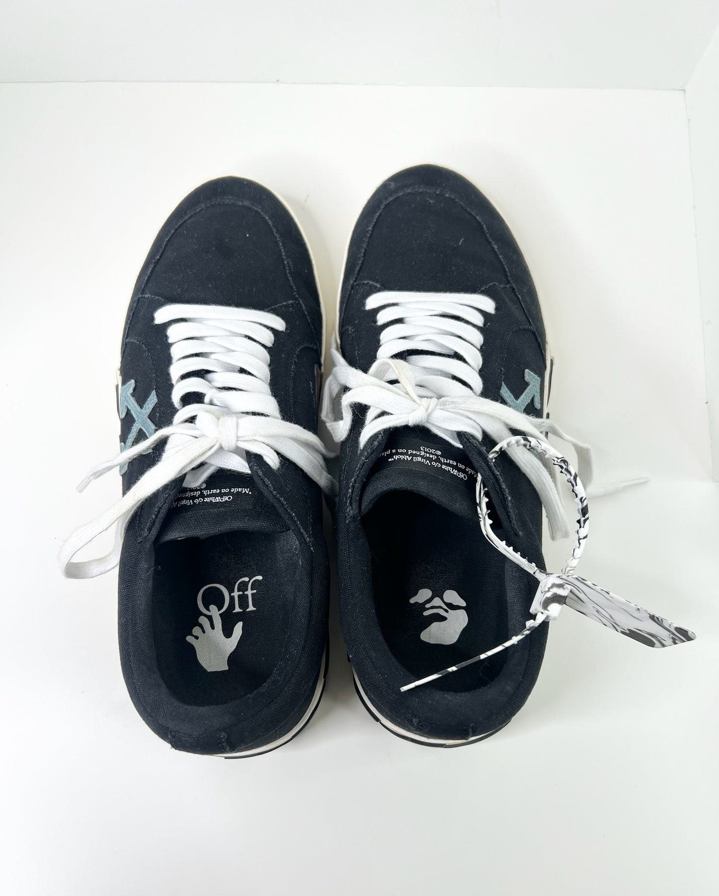 Off-White Low Vulcanized Black Canvas Sneakers, Size 45