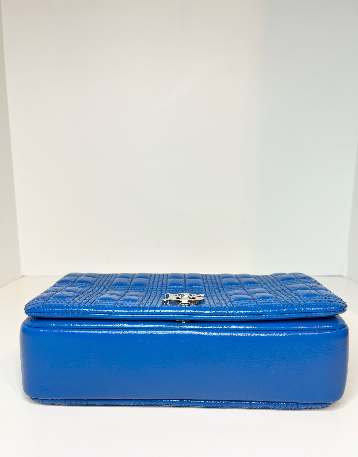 Burberry Patent Resin Chain Small Lola Bag in Blue