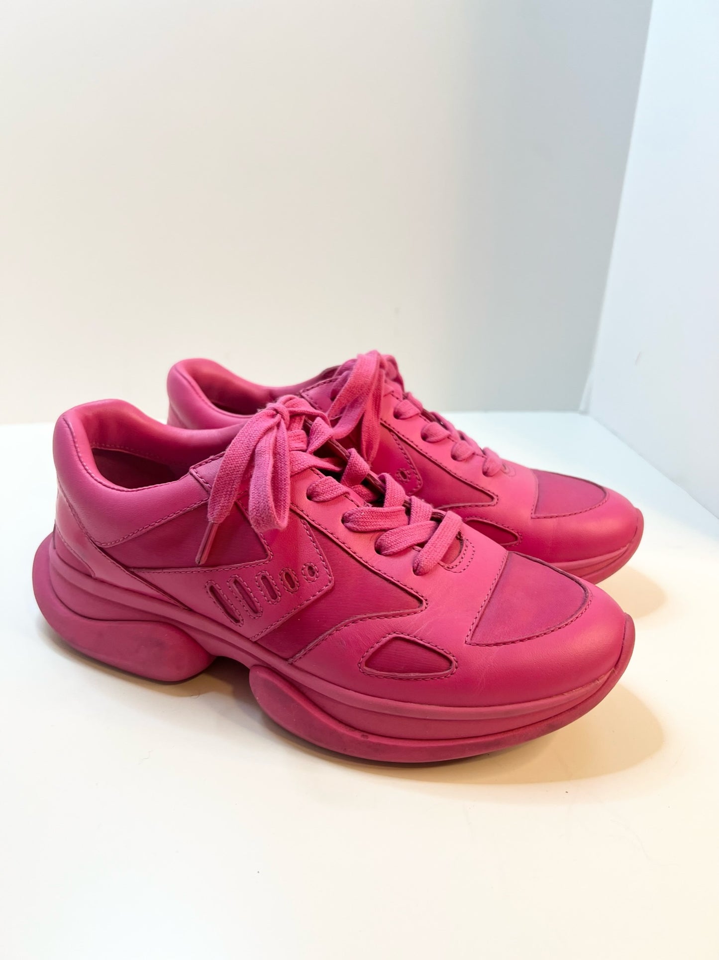 Tory Burch Bubble Bright Pink Sneakers, Size 7