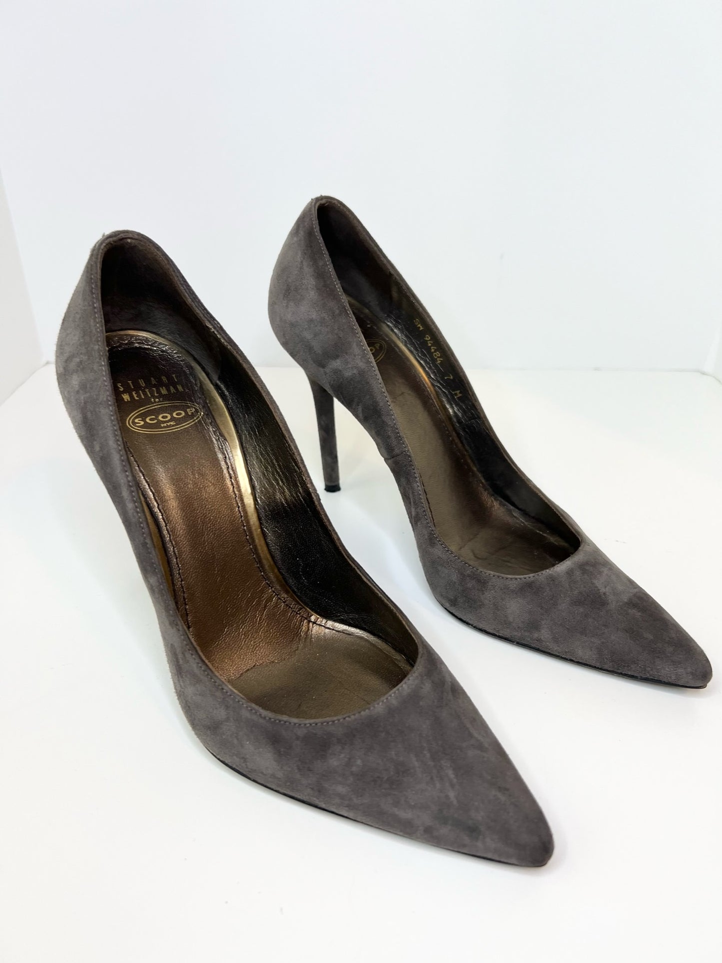 Stuart Weitzman Suede Gray Pumps Size 7