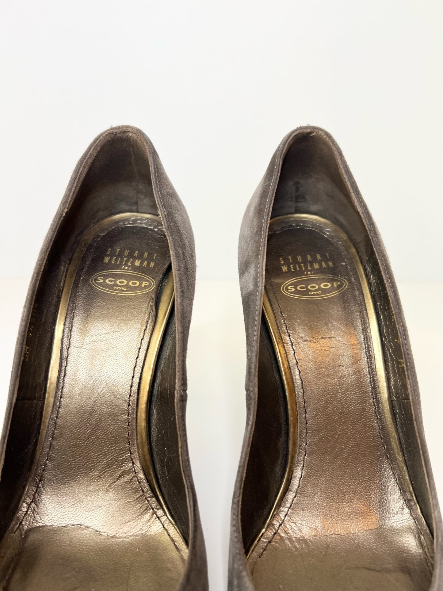 Stuart Weitzman Suede Gray Pumps Size 7