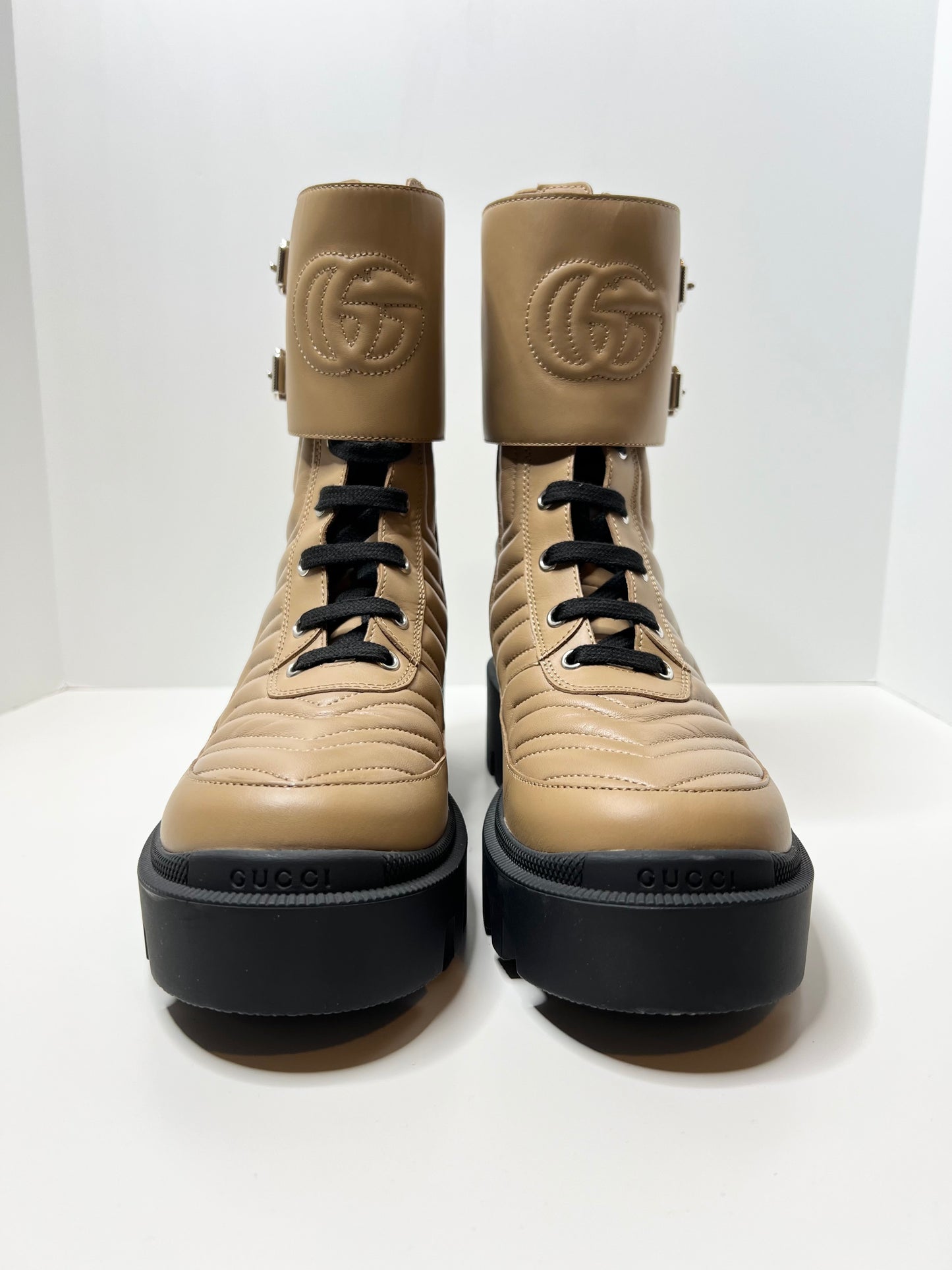 NWT! Gucci Interlocking G Leather Boots, Tan 38