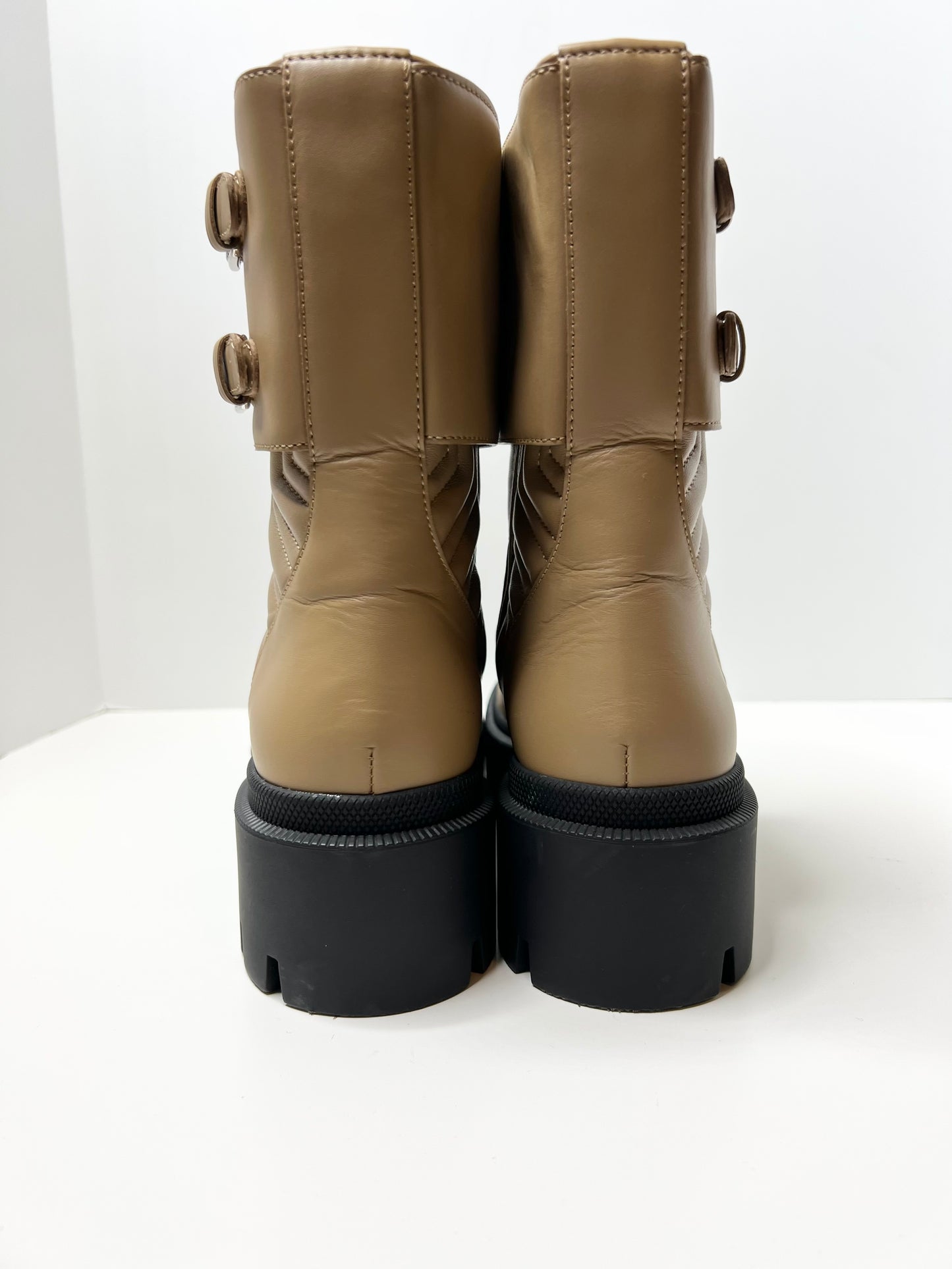 NWT! Gucci Interlocking G Leather Boots, Tan 38