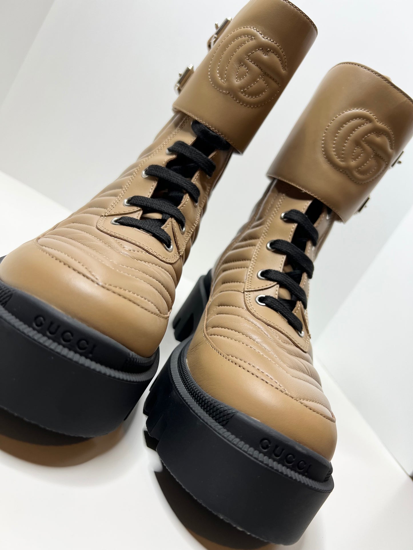 NWT! Gucci Interlocking G Leather Boots, Tan 38