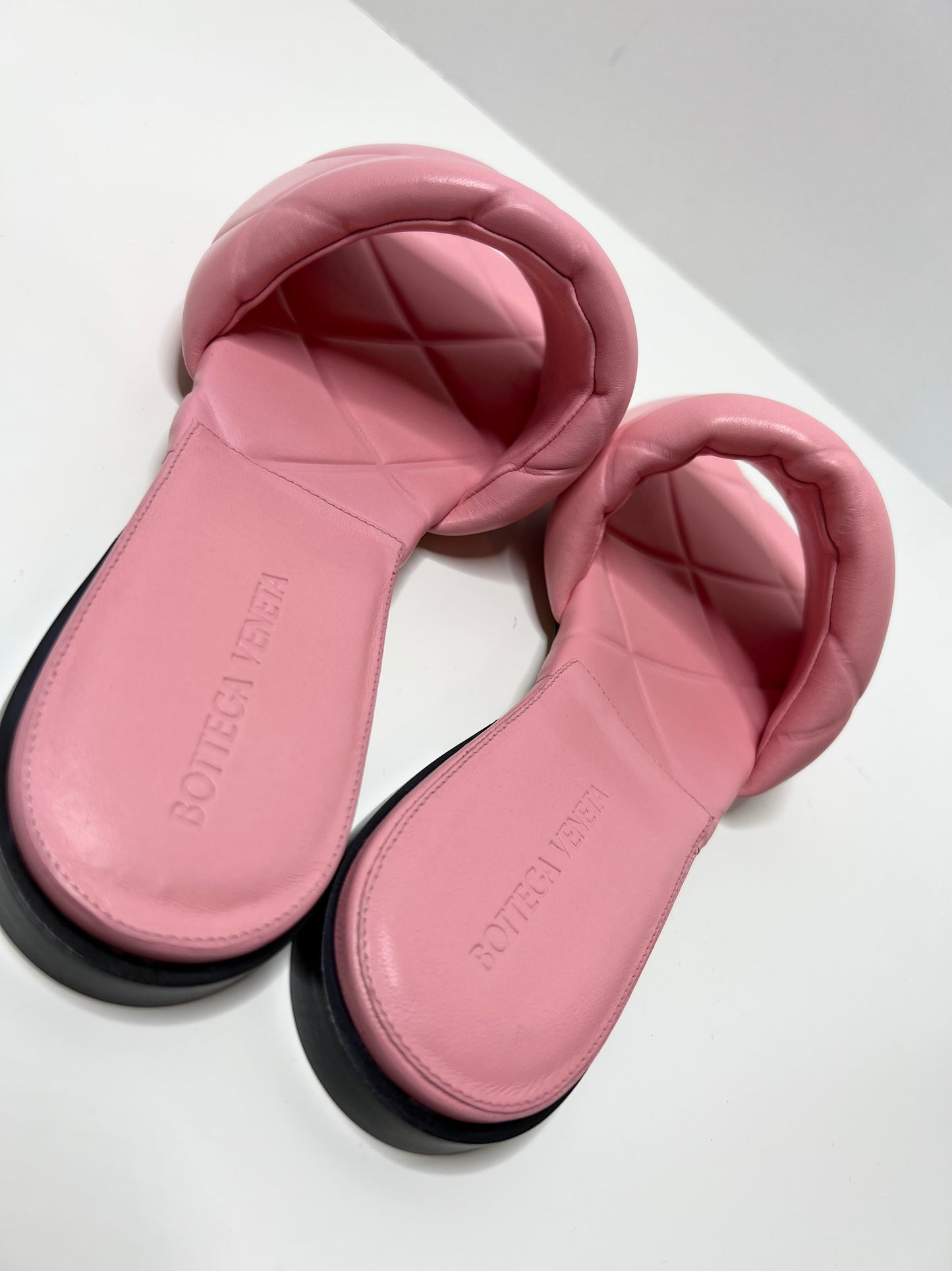 Bottega Veneta The Rubber Lido Flat Sandals 38