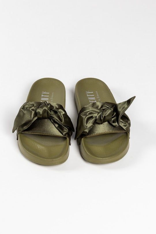 FENTY PUMA by Rihanna Bow Slide Size 6.5