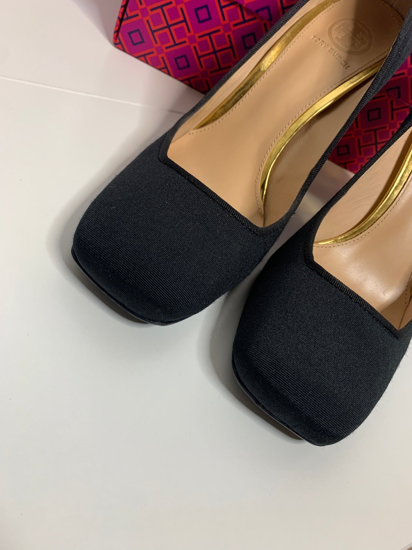 Tory Burch Regina Pump Size 7