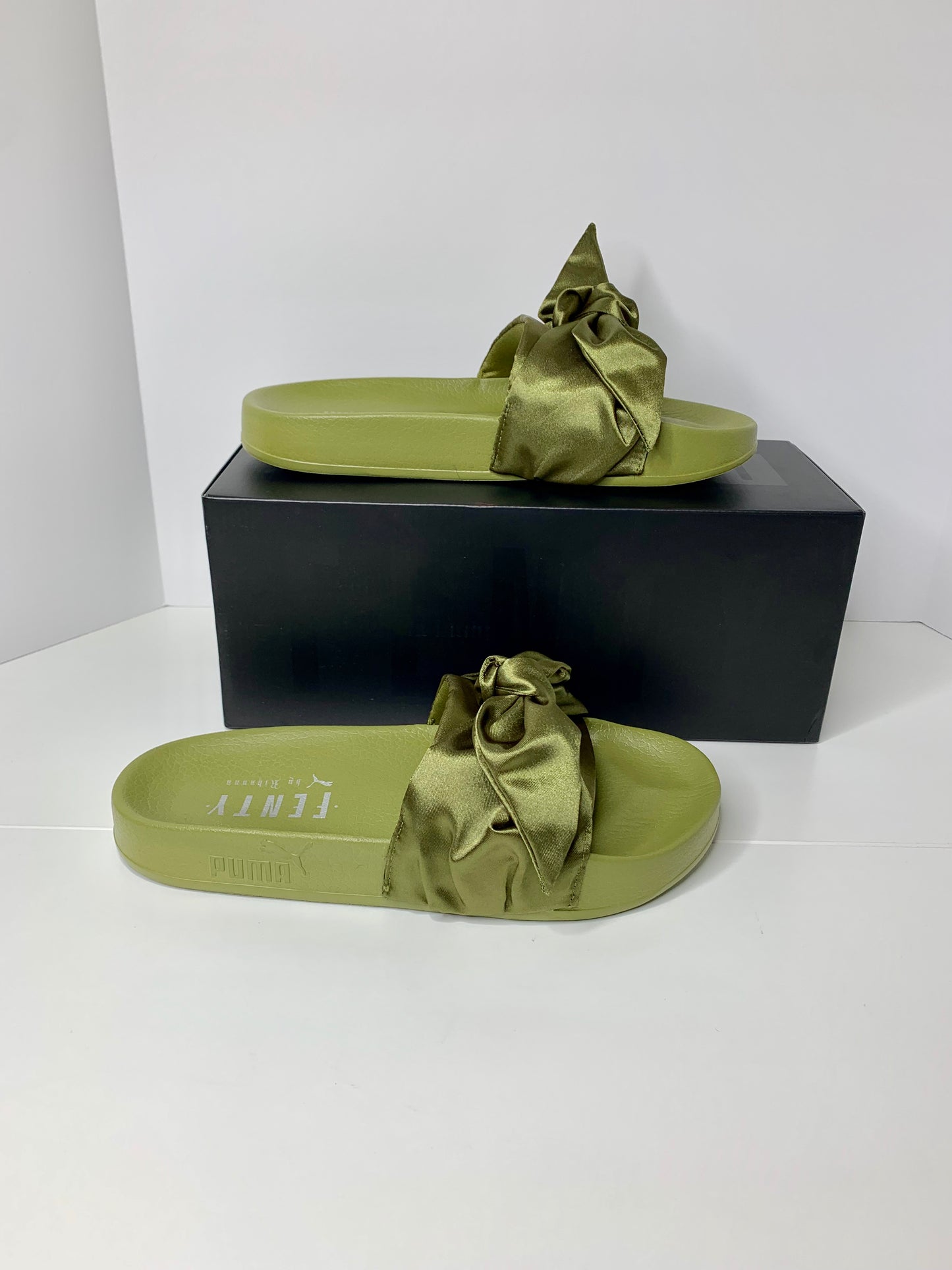 FENTY PUMA by Rihanna Bow Slide Size 6.5