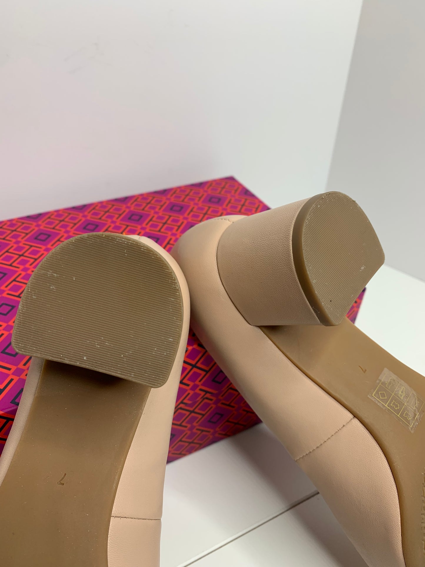 Tory Burch Chelsea Pump Size 7