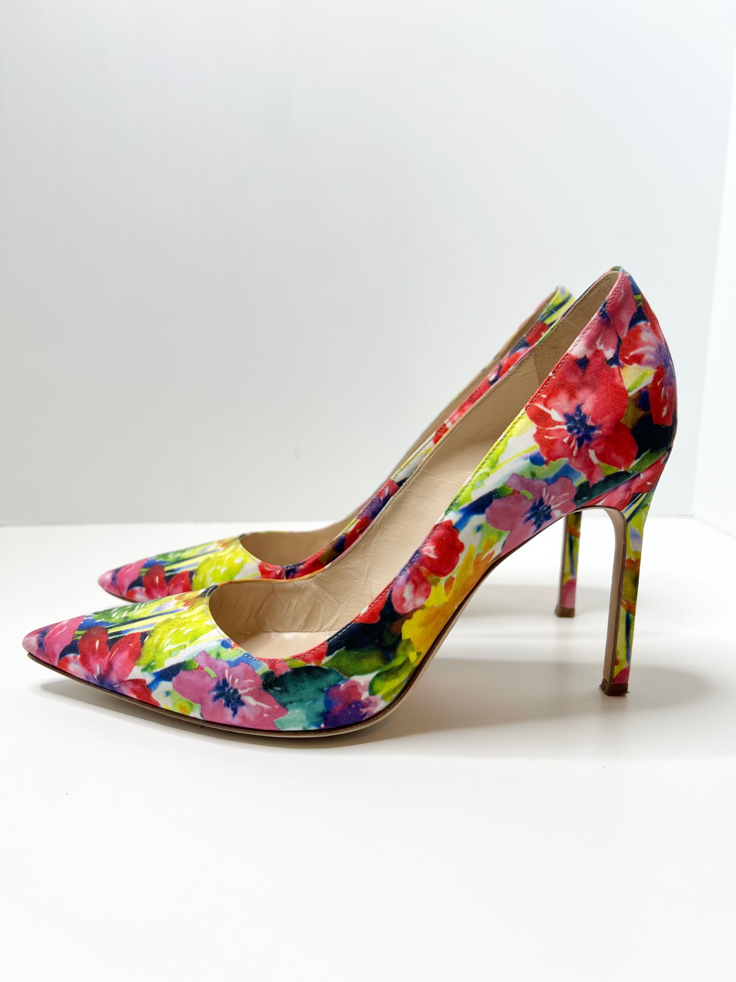 Manolo Blahnik Floral Print BB Pumps Size 38.5