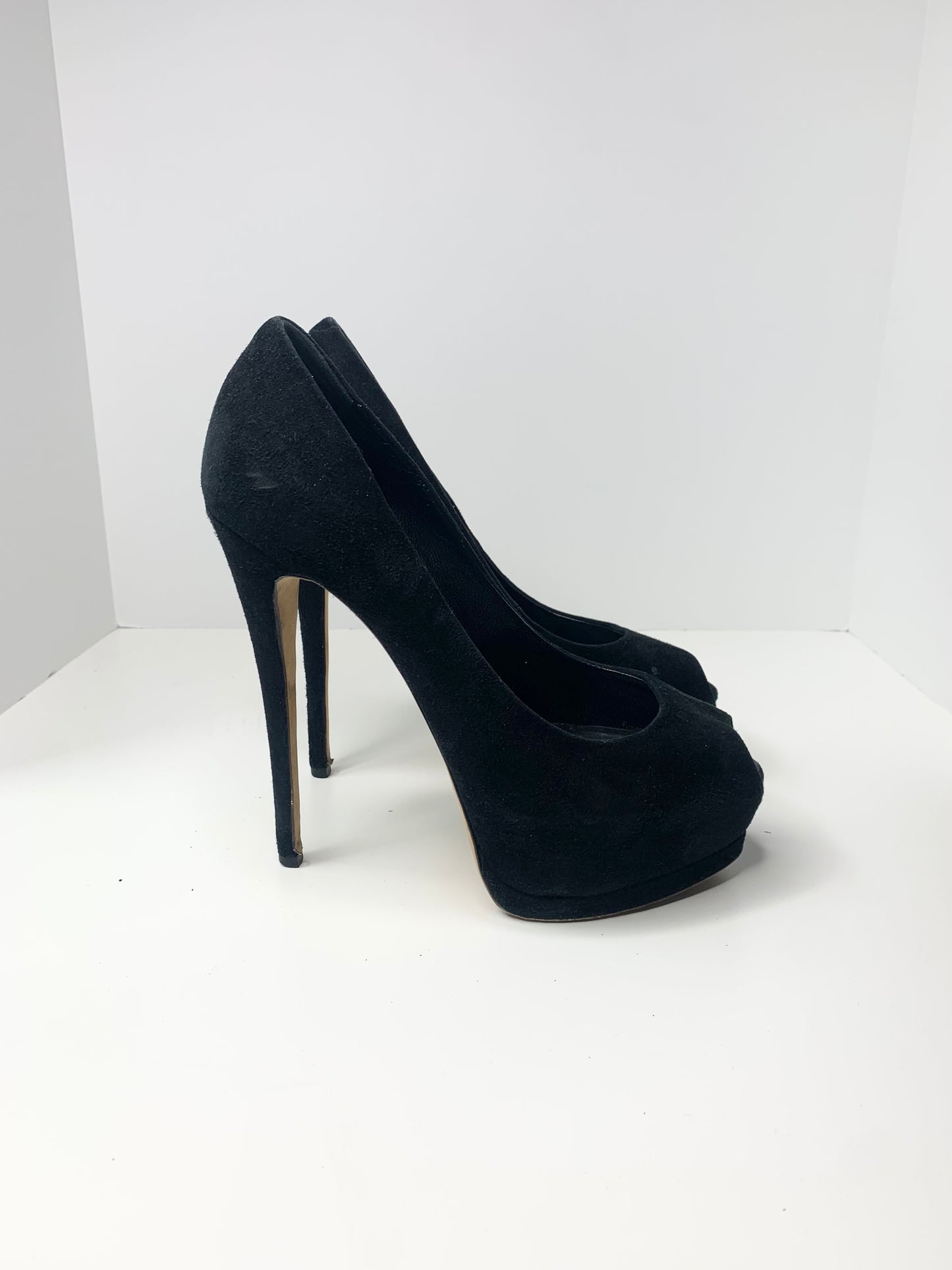 Giuseppe Zanotti Peep Toe Suede Pump size 38.5