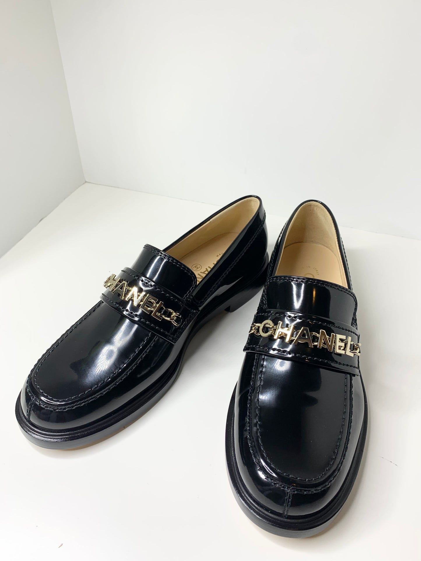 NWT Chanel Shiny Calfskin Loafers 38.5 Black