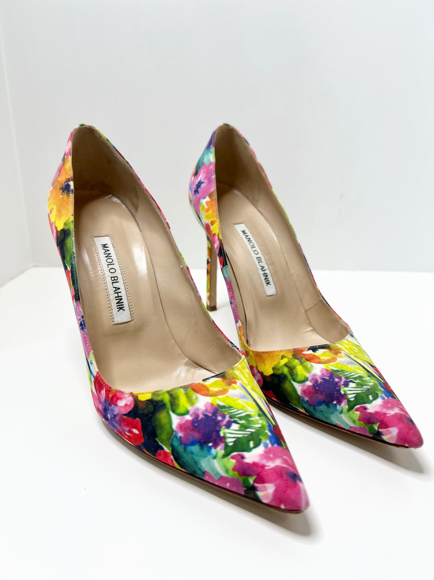 Manolo Blahnik Floral Print BB Pumps Size 38.5