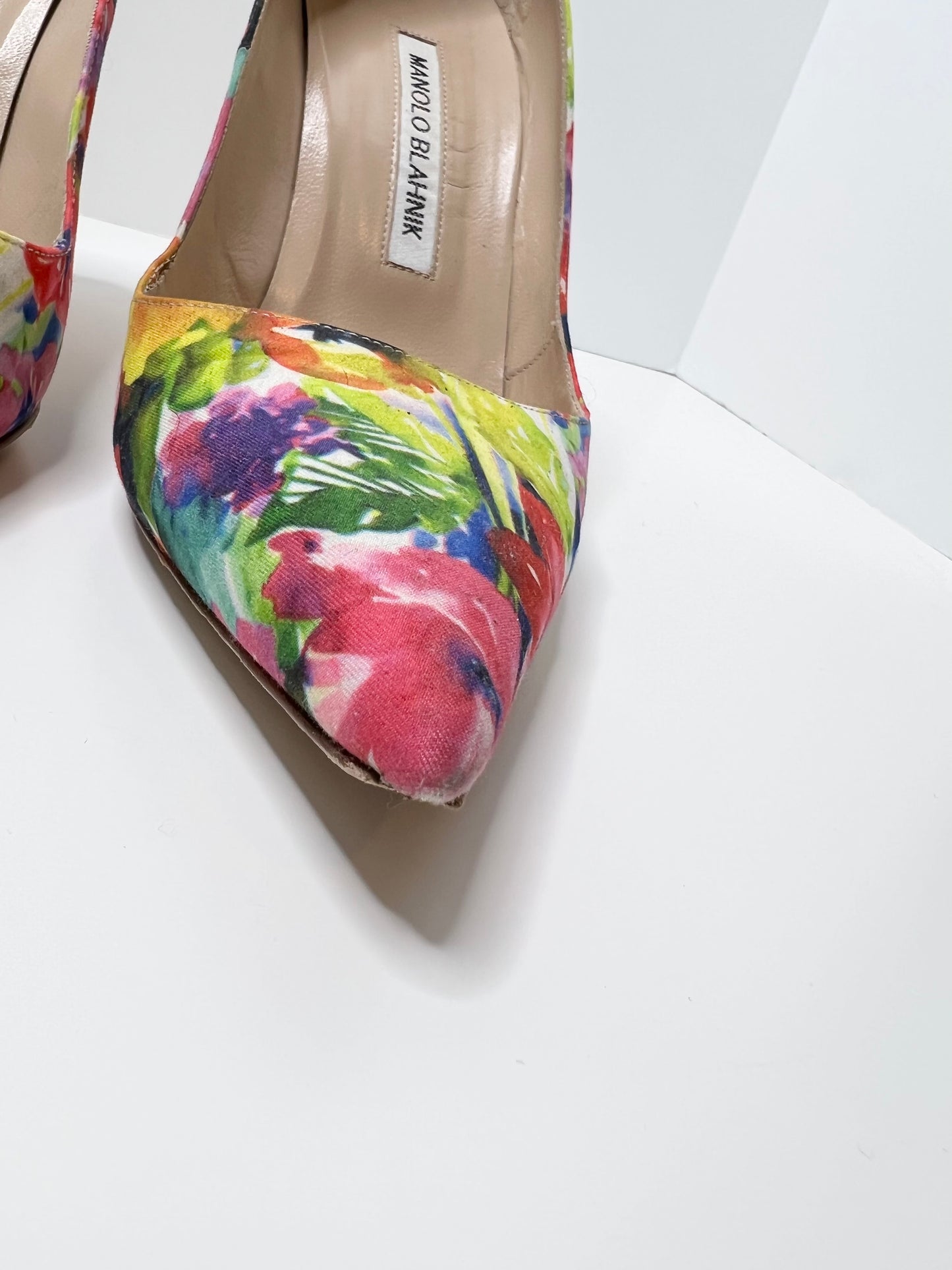 Manolo Blahnik Floral Print BB Pumps Size 38.5