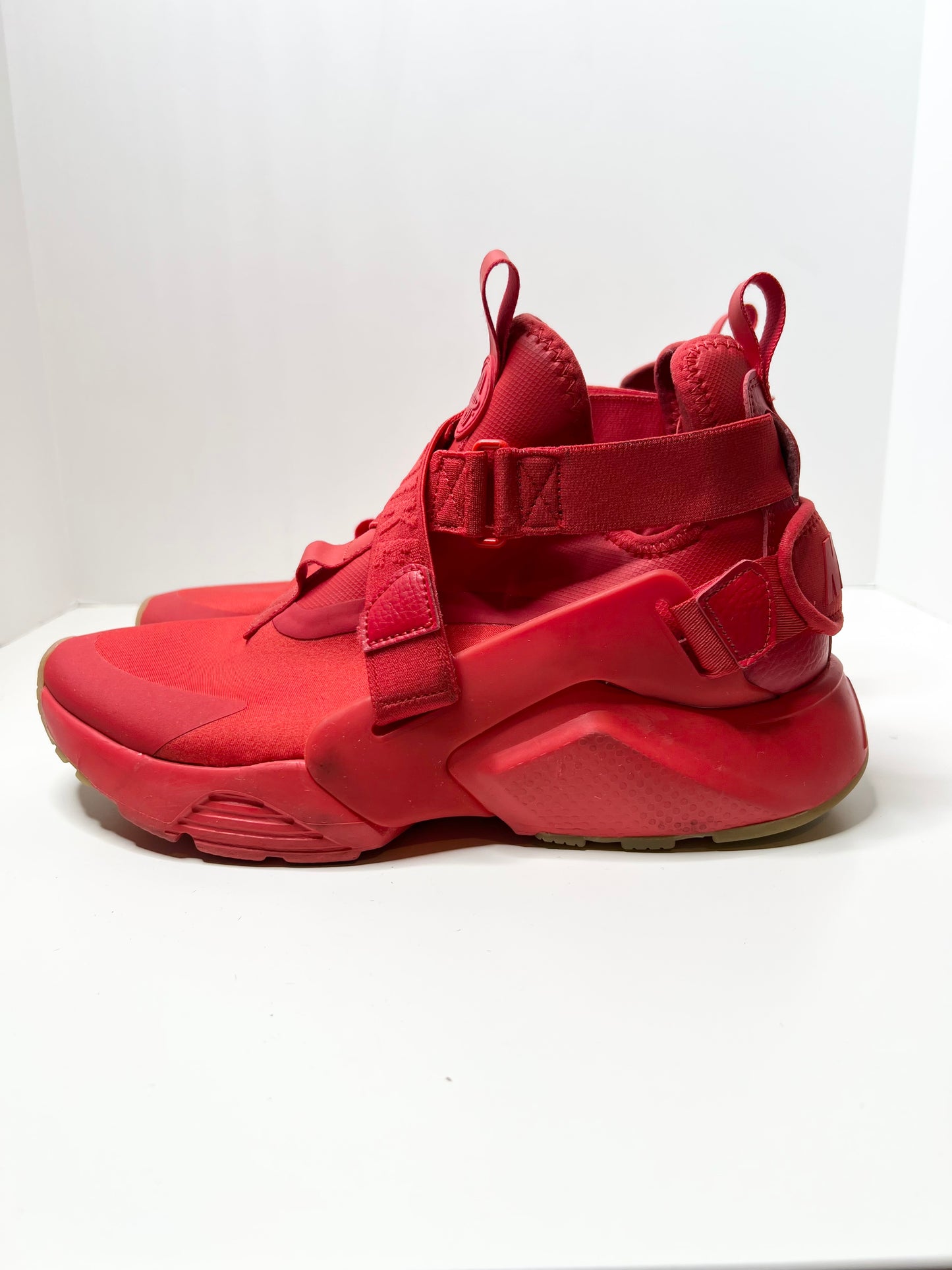 Nike Women's Red Air Huarache, Size 9.5