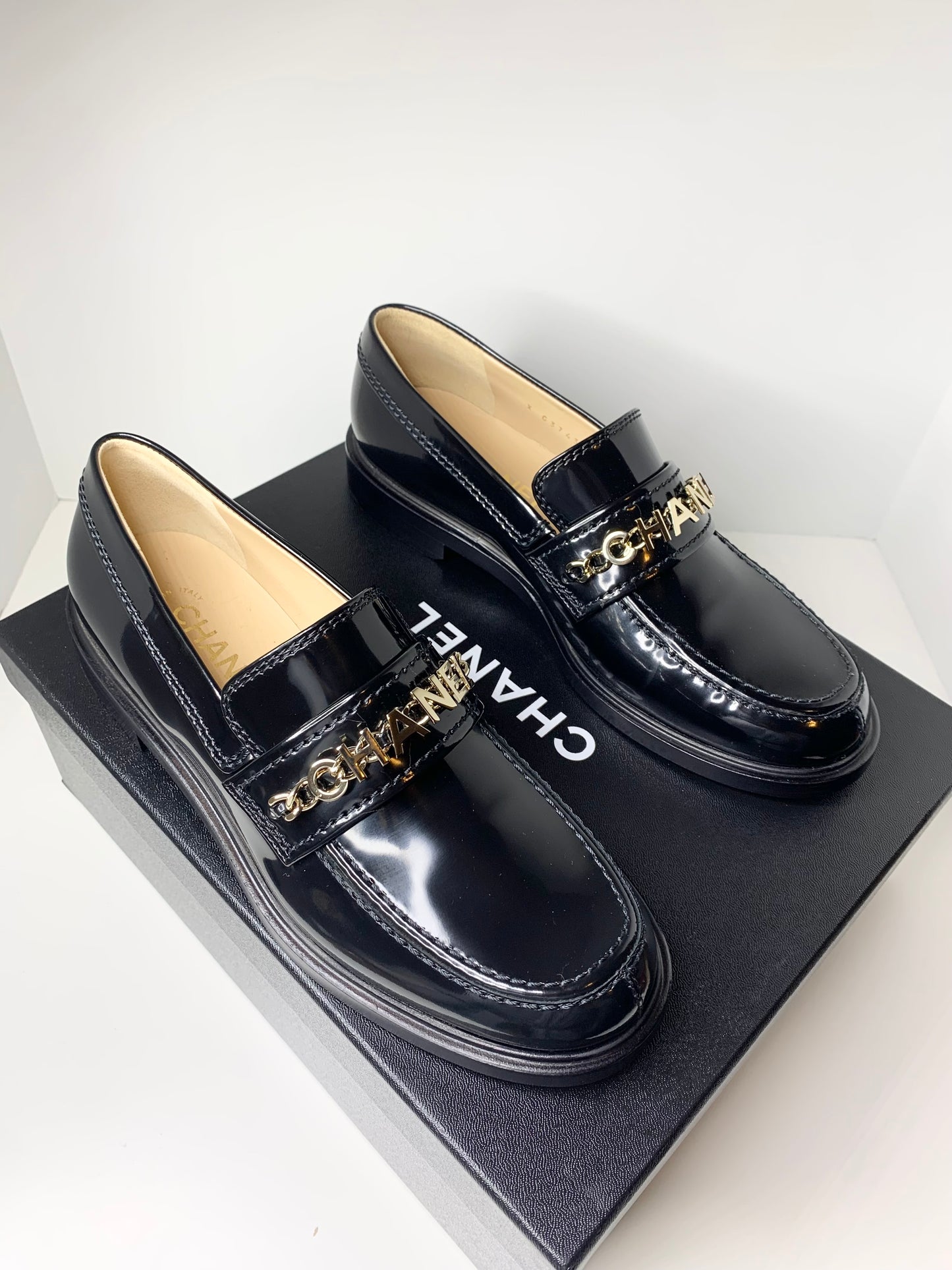 NWT Chanel Shiny Calfskin Loafers 38.5 Black