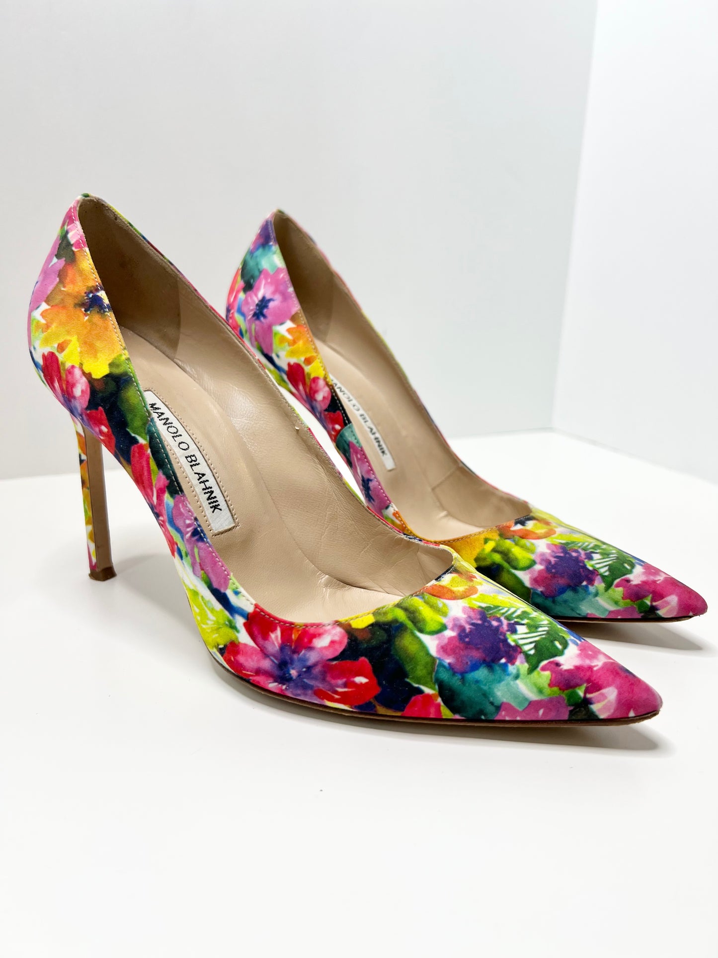 Manolo Blahnik Floral Print BB Pumps Size 38.5