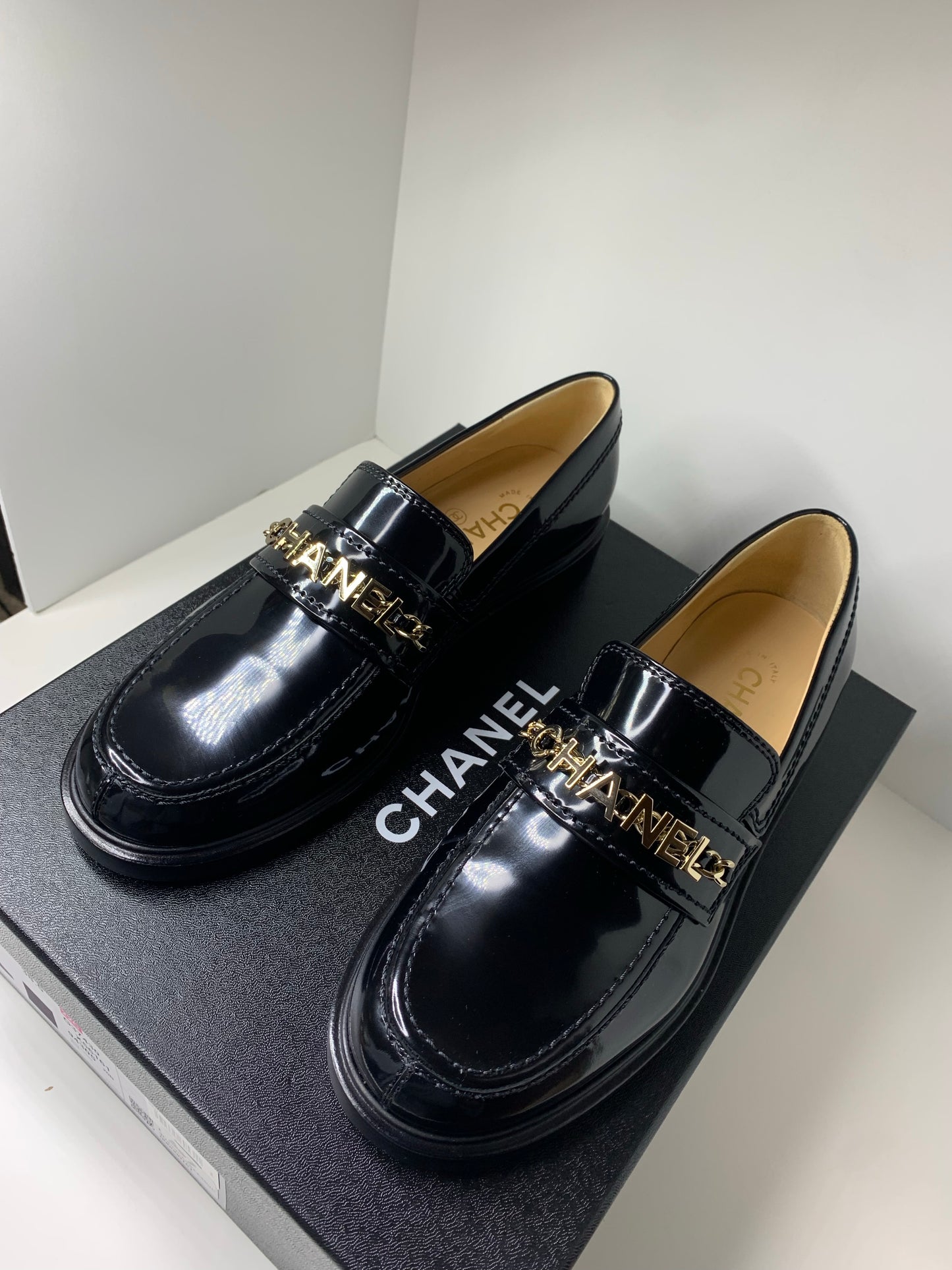 NWT Chanel Shiny Calfskin Loafers 38.5 Black